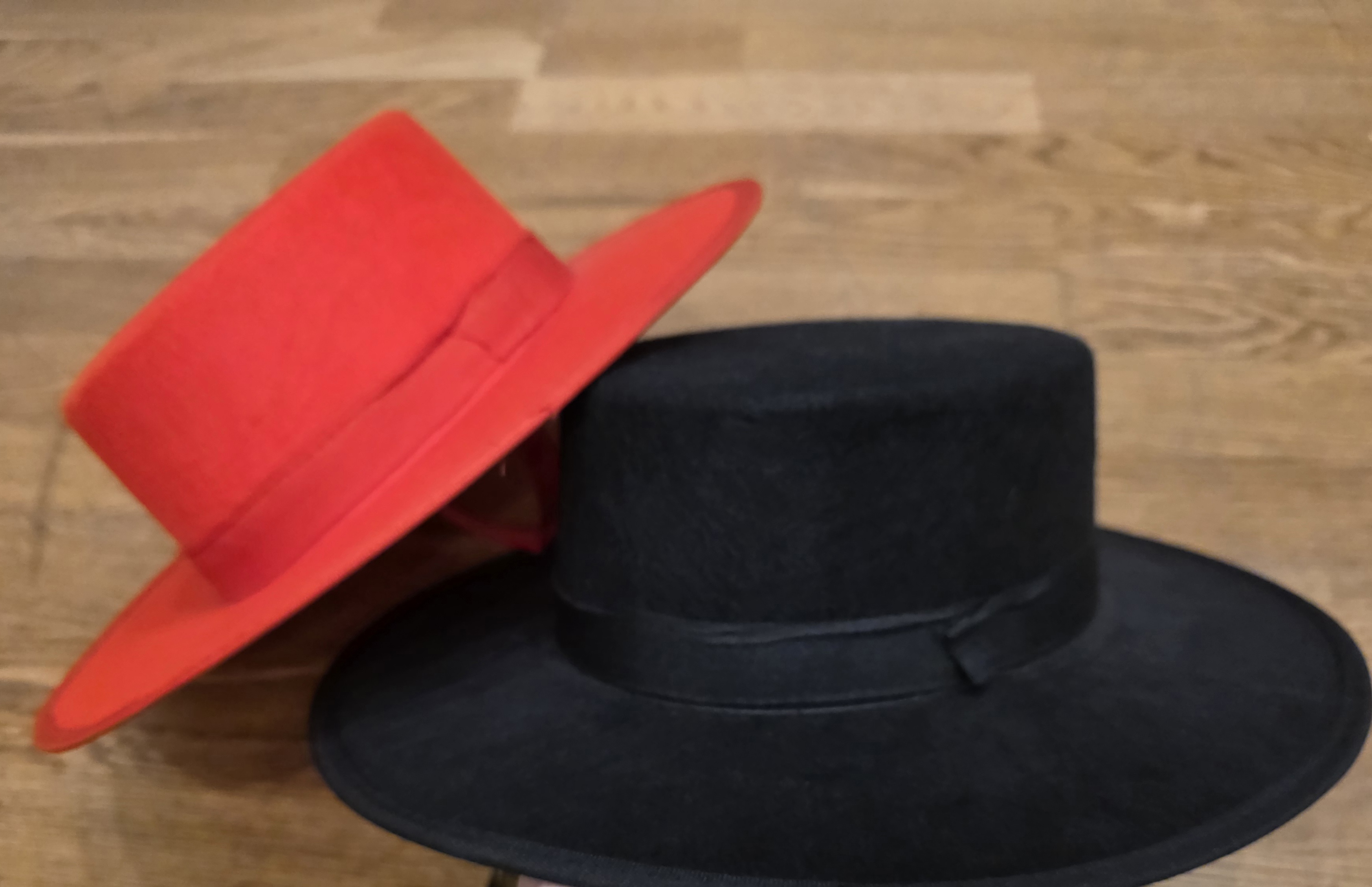 Sombrero cordobés rot und schwarz